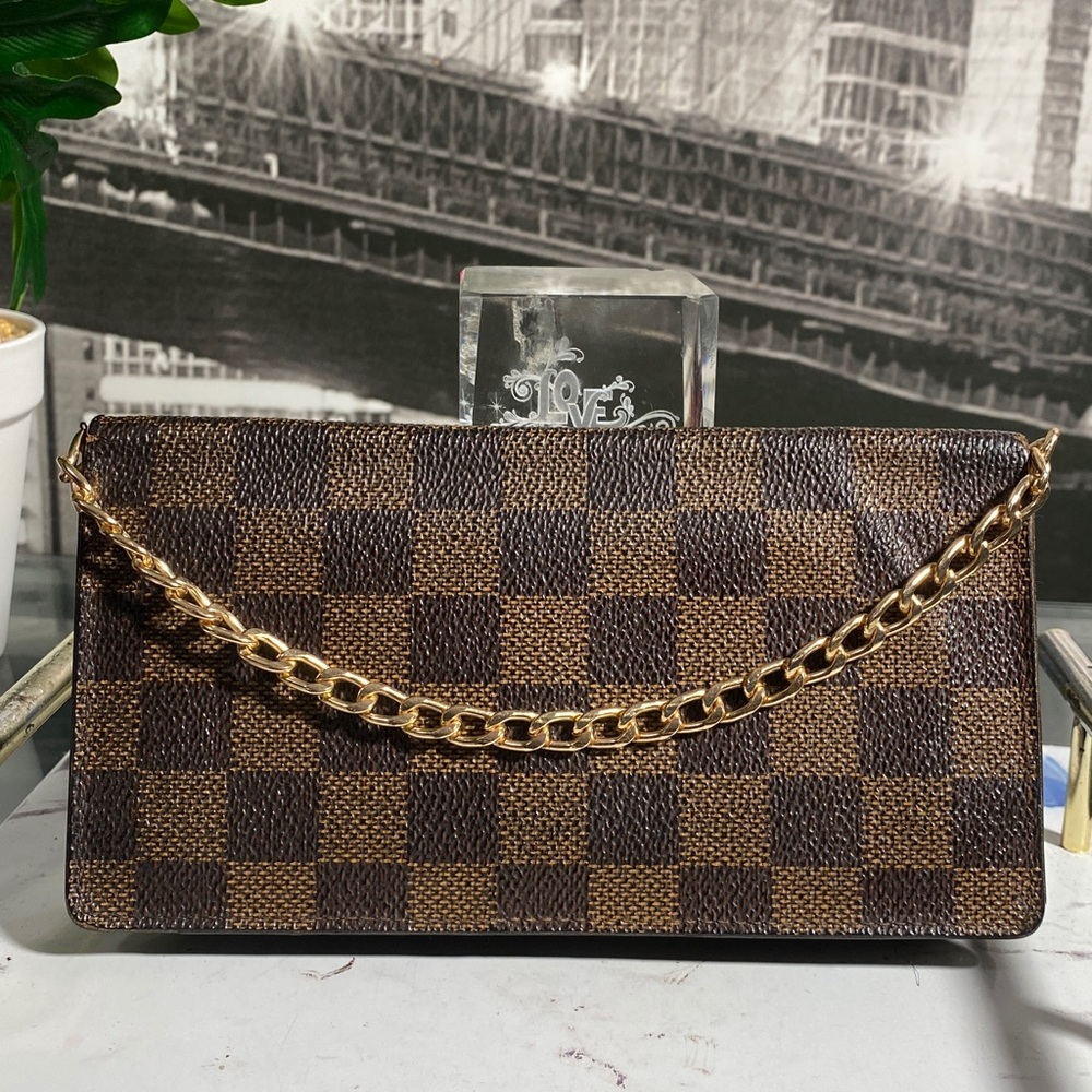 Authentic Louis Vuitton Damier Checkbook/Phone Long Wallet - Picture 4 of 16